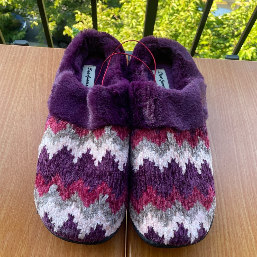 Dearfoams Women’s Memory Foam Slippers